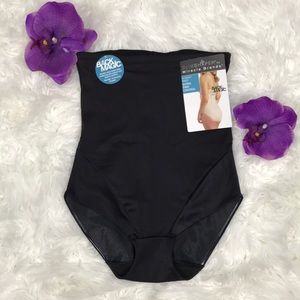 NWT Cupid Intimates | SlimShaper by Miracle Brands with Back Magic | Size Medium